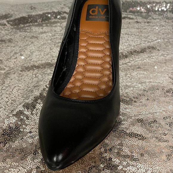 Dolce Vita Pumps - Picture 2 of 4